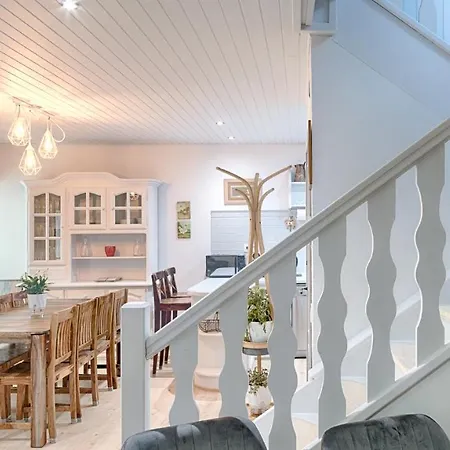 Saplan Real Estate Montcorbison בקתה Les Bordes