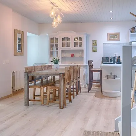 בקתה Saplan Real Estate Montcorbison *